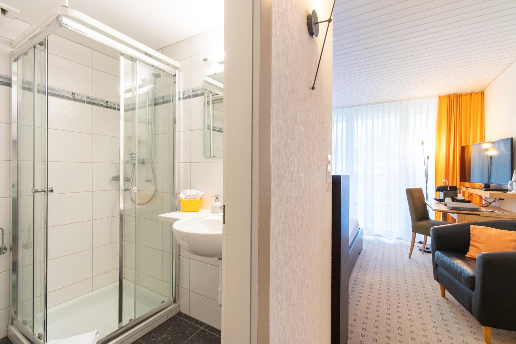 Läufelfingen Hotel Bad Ramsach מראה חיצוני תמונה