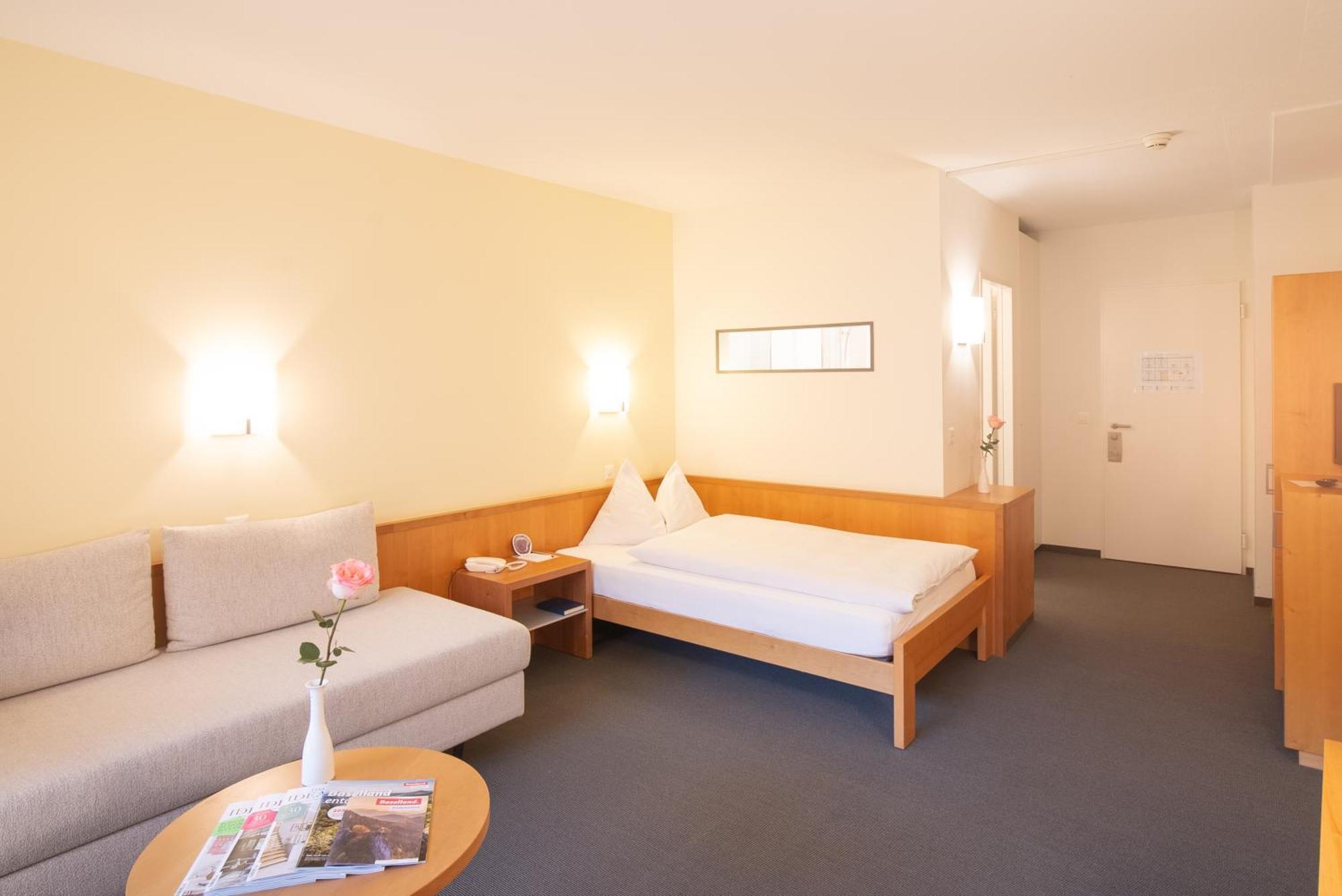 Läufelfingen Hotel Bad Ramsach מראה חיצוני תמונה